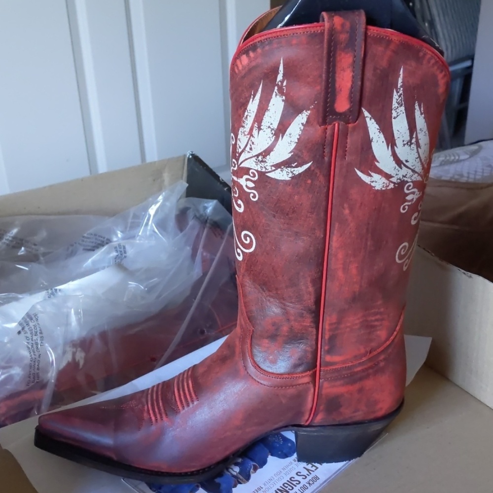 Crimson Angel Boot - Vintage Red 8.5